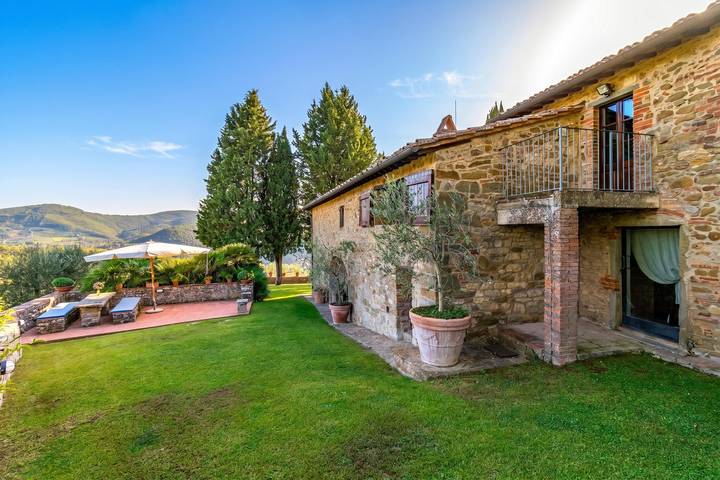 Agriturismo per 6 persone, con Balcone a Radda in Chianti