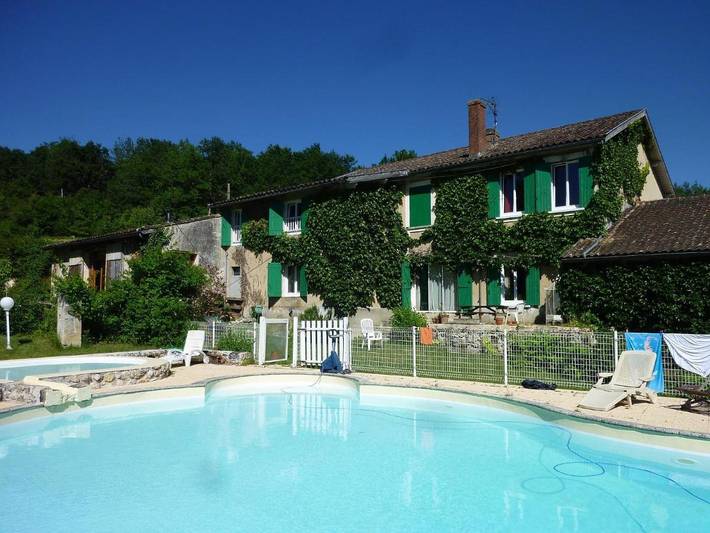Location de vacances pour 2 personnes, avec Terrasse et Jardin ainsi que Piscine et Vue à Sadirac
