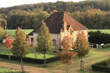 Gîte pour 10 personnes, avec jardin ainsi que piscine et terrasse à Lunay