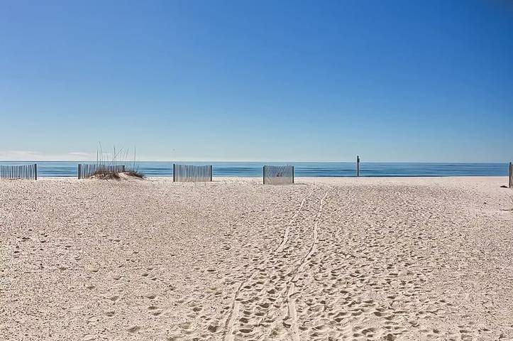 Vacation apartment for 6 people, with balcony and pool - 1