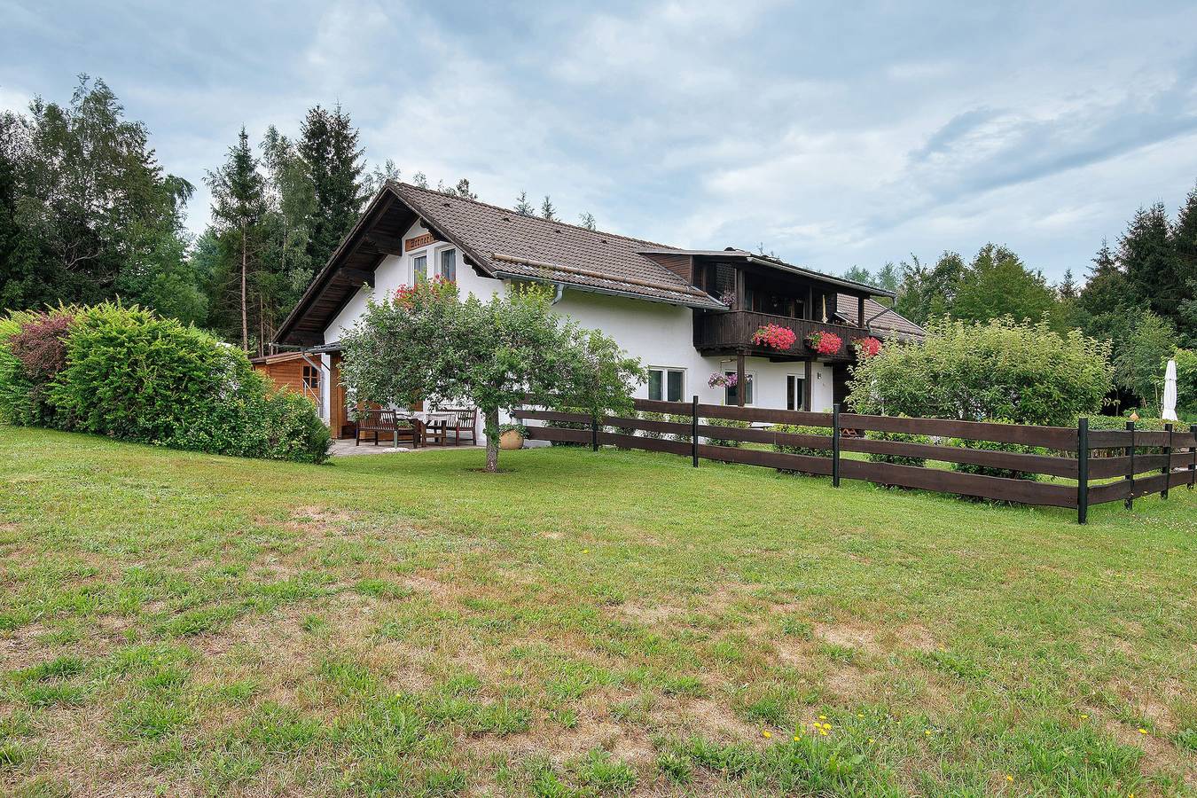 Entire apartment, Appartamento a 3 stelle in una posizione fantastica e tranquilla, con 2 camere da letto in Zwiesel, Šumava Mountains