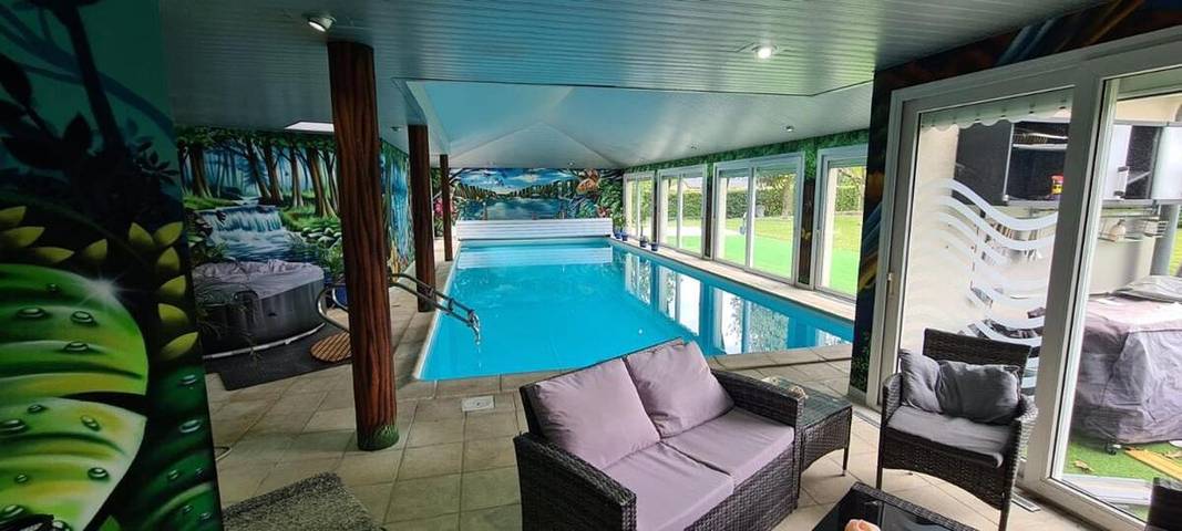 Location de vacances pour 14 personnes, avec piscine ainsi que jardin et jacuzzi, adapté aux familles à Saint-Cyr-sur-Loire - 2