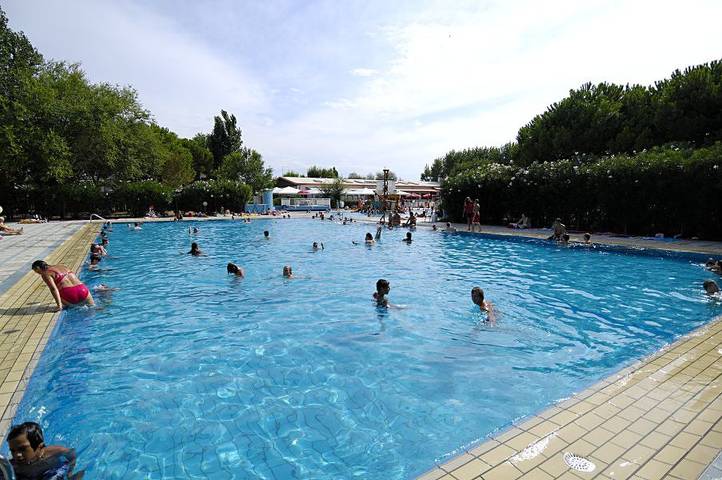 Ferienhaus für 6 Personen, mit Kinderpool und Pool in Punta Sabbioni