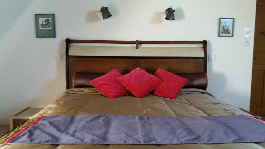 Ferienwohnung für 3 Personen, mit Whirlpool und Garten sowie Ausblick