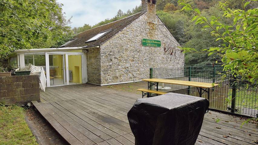 Maison de vacances pour 17 personnes, avec jardin, animaux acceptés à Anhée