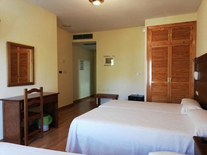 Hôtel pour 2 personnes, avec jardin à Pinos Genil - 4