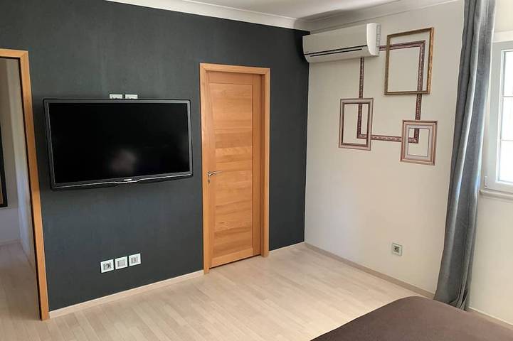 Location de vacances pour 8 personnes, avec jardin et terrasse à Vesseaux - 2