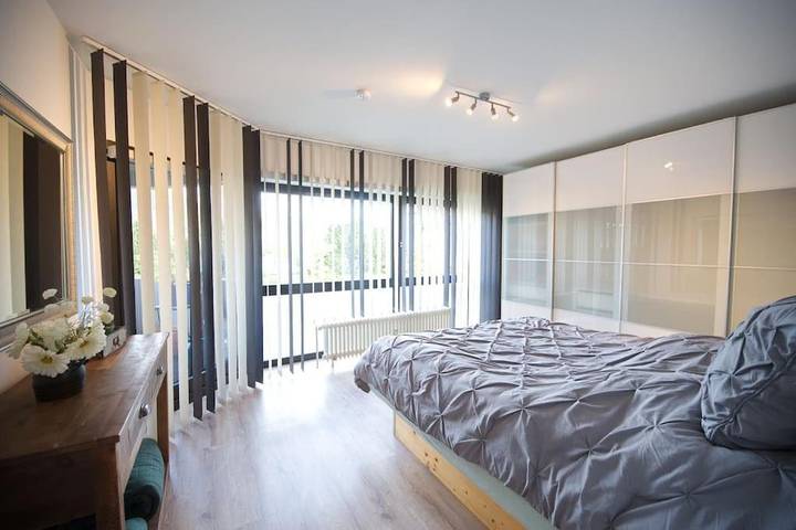 Ferienwohnung für 3 Personen, mit Balkon und Ausblick in Bad Godesberg - 2