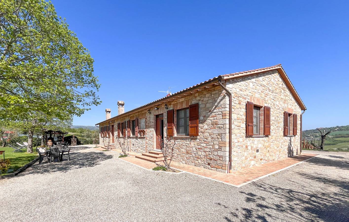 Riverfront Retreat with Pool & Parking in Todi, Perugia Province