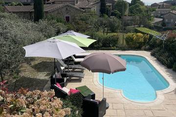 Gîte pour 4 personnes, avec jardin et terrasse à Ribes