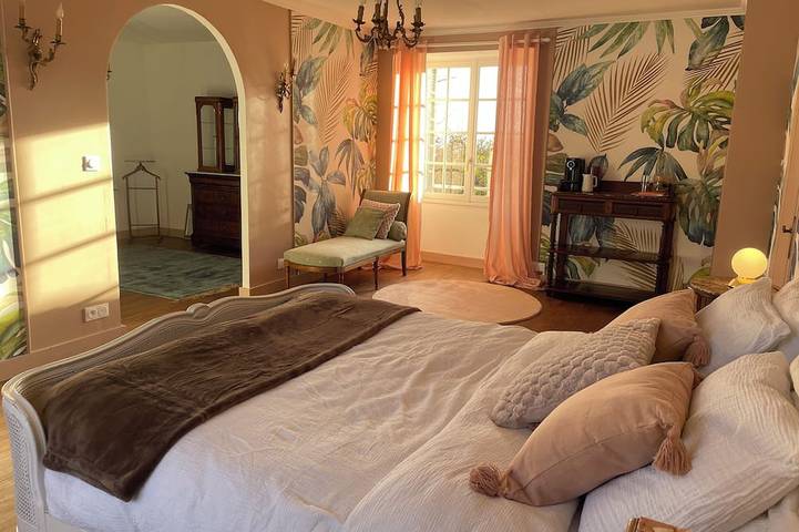 Location de vacances pour 8 personnes, avec piscine à Brillac