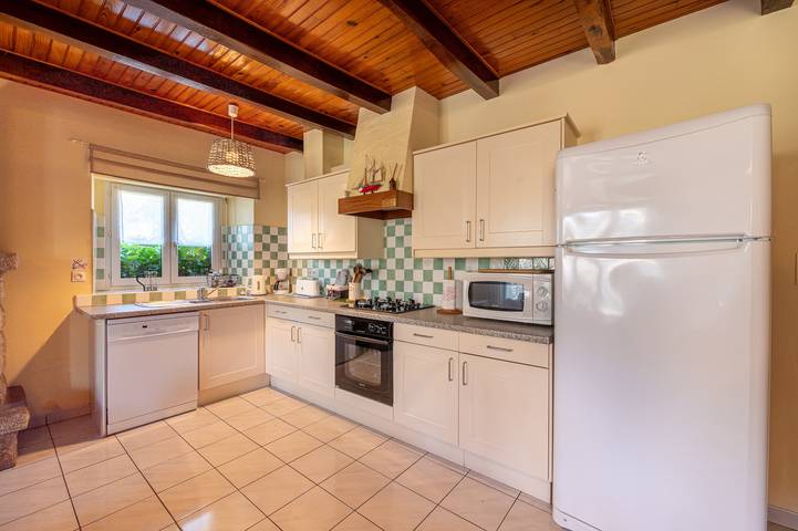 Cottage 'Domaine De Lestroué - Belle-île' with Shared Pool, Private Terrace and Wi-Fi in La Vraie-Croix, Vannes region