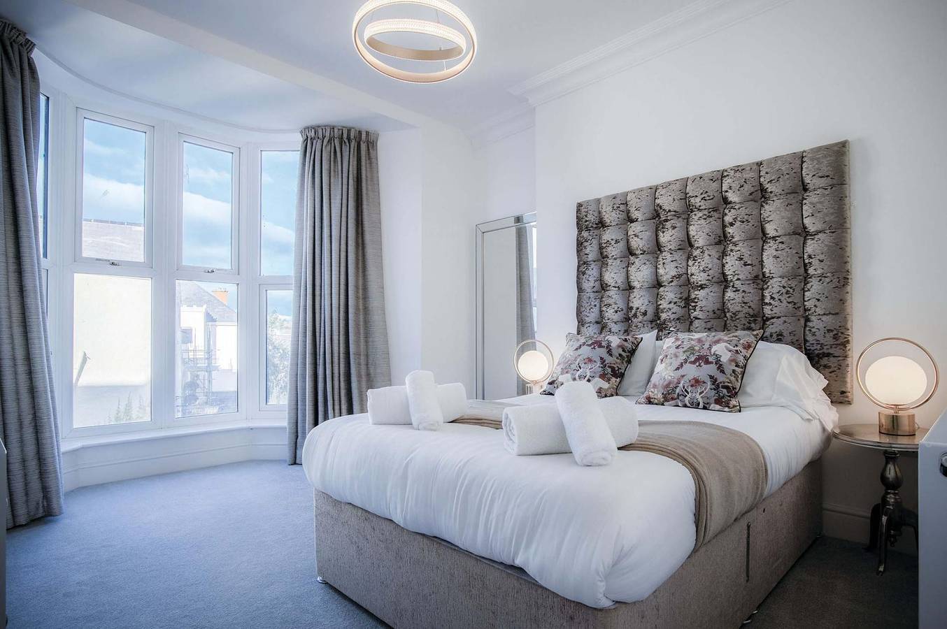 Entire apartment, Caldey View - Luxury 2 Bedroom - Panorama - Tenby in Tenby, Pembrokeshire