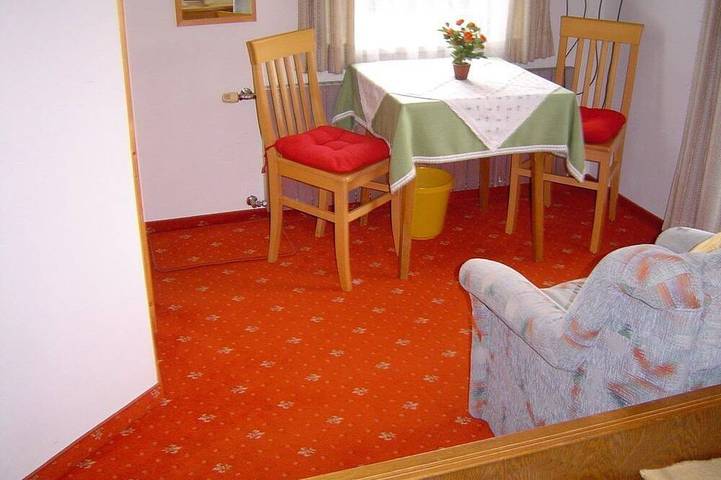 Landhaus Hinteregger - Doppelzimmer Kaiserburg in Bad Kleinkirchheim, Nockberge