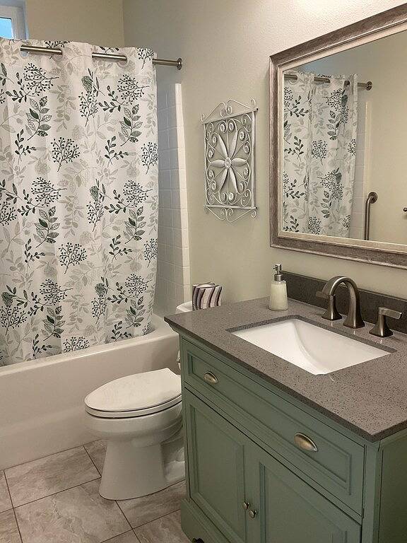 Vacation rental for 6 people, with balcony in San Juan Islands