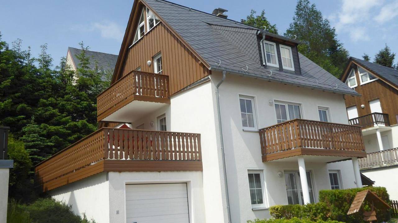 Haus am Berg - großes Haus mit Sauna für bis zu 10 Personen unweit vom Skihang in Oberwiesenthal, Erzgebirge