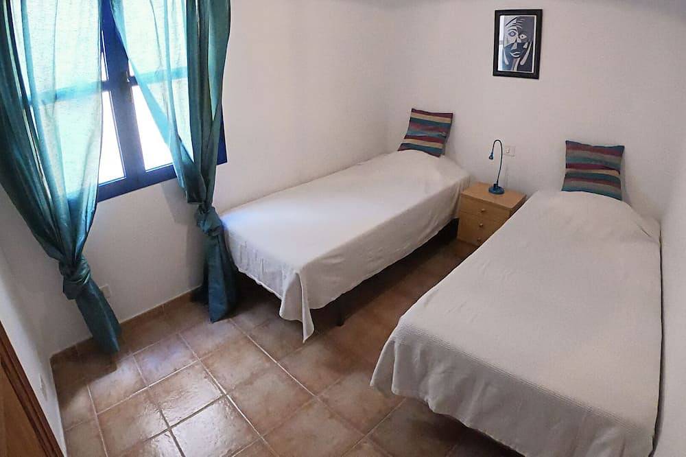 Apartamento entero, Apartamento Cerca De La Playa De Famara Ideal Para Parejas O Familias Con Niños in Playa Famara, Teguise