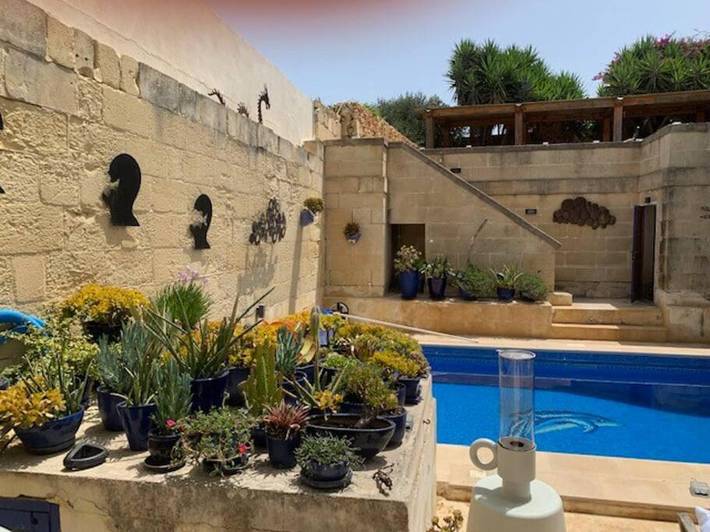 Casa rural para 8 personas, con jardín y piscina en Malta