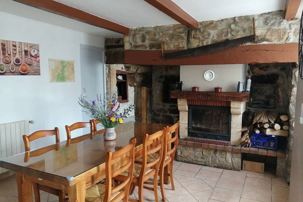 Maison entière de 1806 in Vernoux-en-Vivarais, Parc naturel régional des Monts d'Ardèche