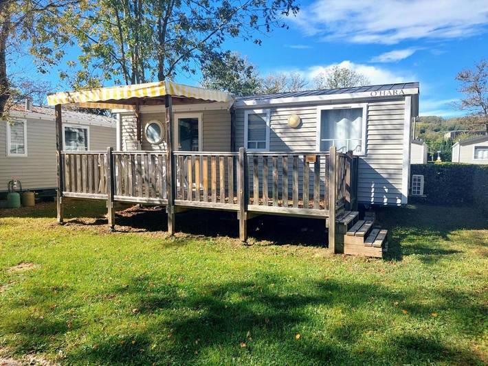 Location de vacances pour 6 personnes, avec jardin ainsi que piscine et terrasse à Châteauneuf-de-Galaure - 2
