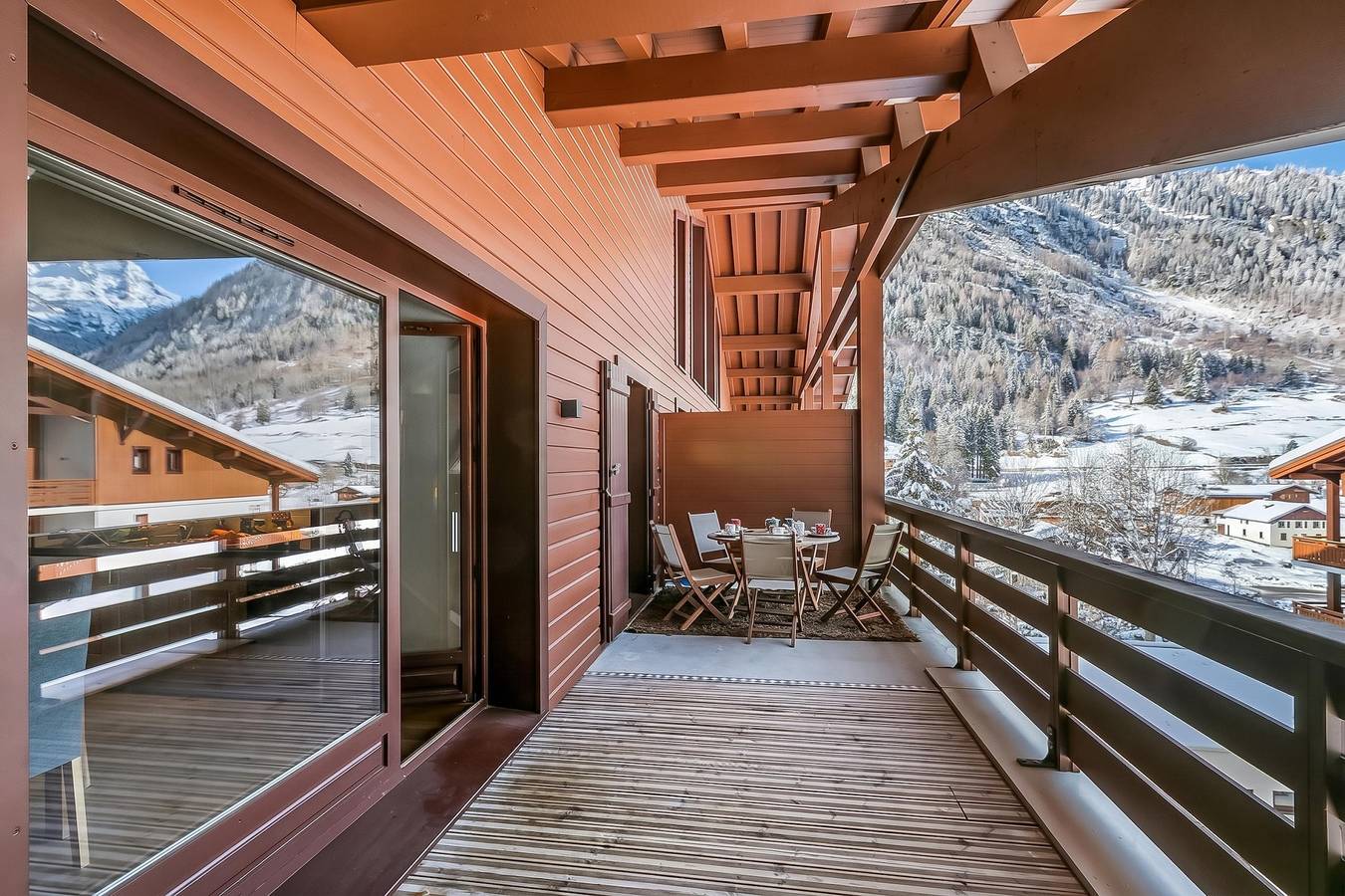 Entire apartment, L'Ours Bleu B33 Ski-In at Vallorcine| Shared Pool, Gym & Wellness in Vallorcine, Massif du Mont-Blanc