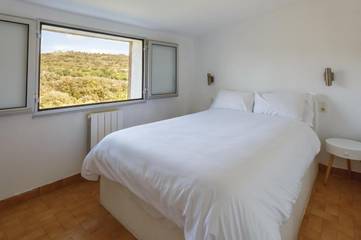 Gîte pour 5 personnes, avec vue et balcon à Gabian
