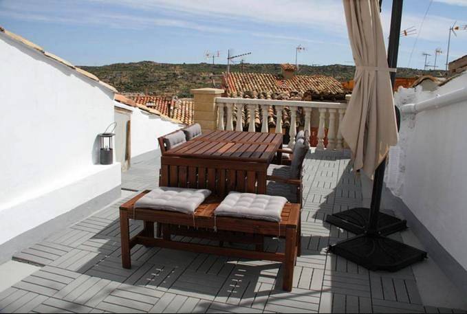 Casa rural para 13 personas, con vistas y terraza en Valdealgorfa