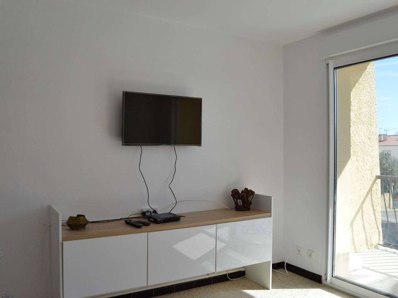 Appartement entier, Appartement rénové, climatisé à 200m de la plage avec balcon et parking privé in Saint Pierre la Mer, Fleury