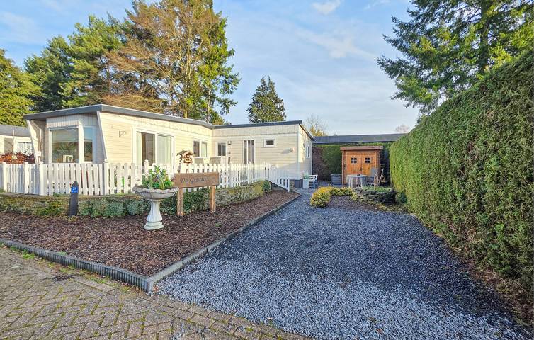 Glamping voor 5 personen, met terras en tuin, met huisdier in Putten