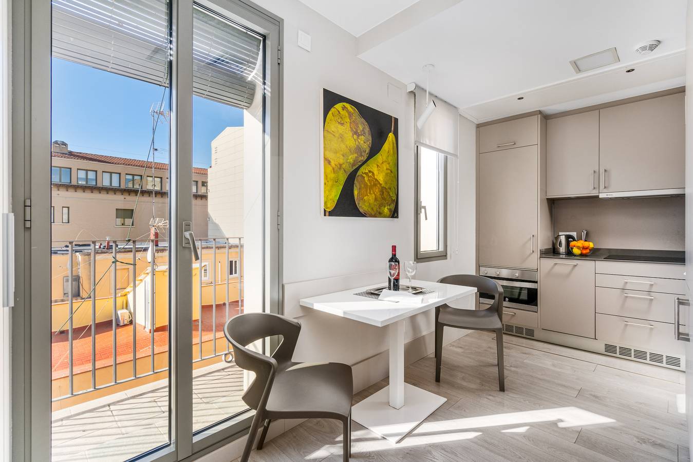 Apartamento entero, Fridaysflats Modern Beachfront Stay with Stunning Sea Views in Centro Barcelona, Barcelona
