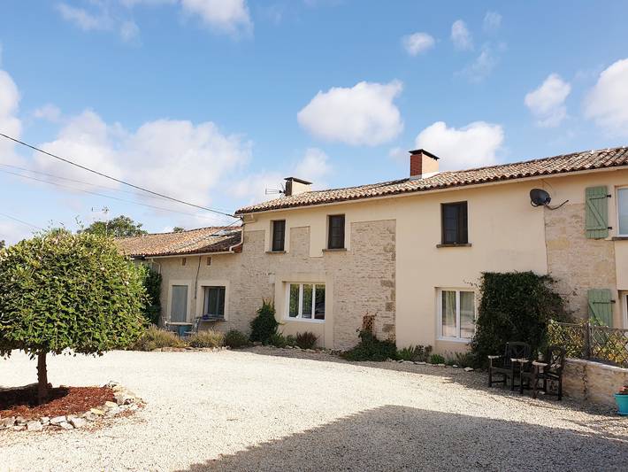 Gîte pour 10 personnes, avec piscine