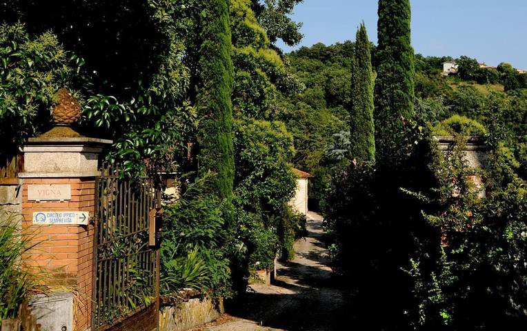 Location de vacances pour 2 personnes, avec terrasse ainsi que jardin et vue à Sezze - 4