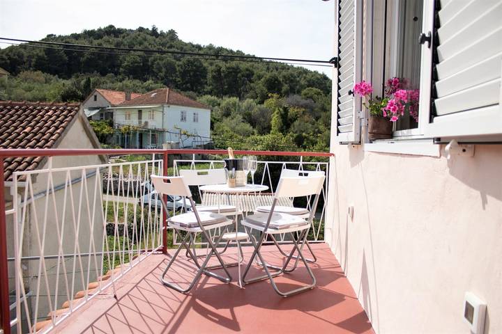 Smještaj za odmor za 4 osoba, s Balkon/terasa u Lukoran