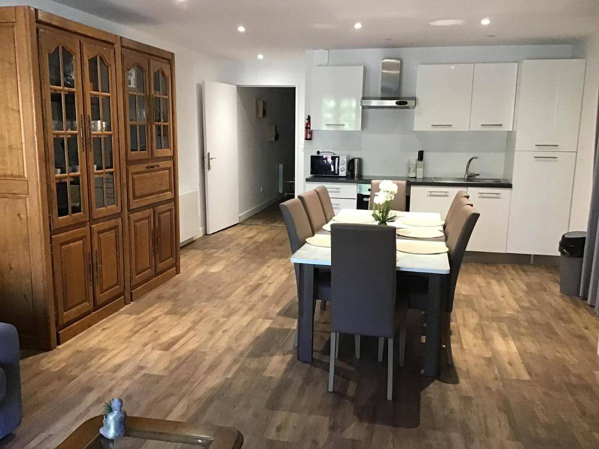 Appartement entier, Magnifique T4 avec terrasse à Saint-Nectaire - 8 pers in Saint-Nectaire, Parc naturel régional des Volcans d'Auvergne