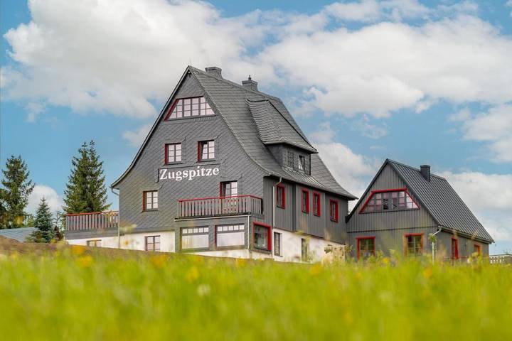 Hütte für 4 Personen, mit Terrasse und Ausblick sowie Sauna und Pool in Altenberg