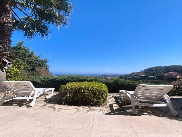 Location de vacances pour 8 personnes, avec piscine et jardin dans Golf Bluegreen Sainte-Maxime