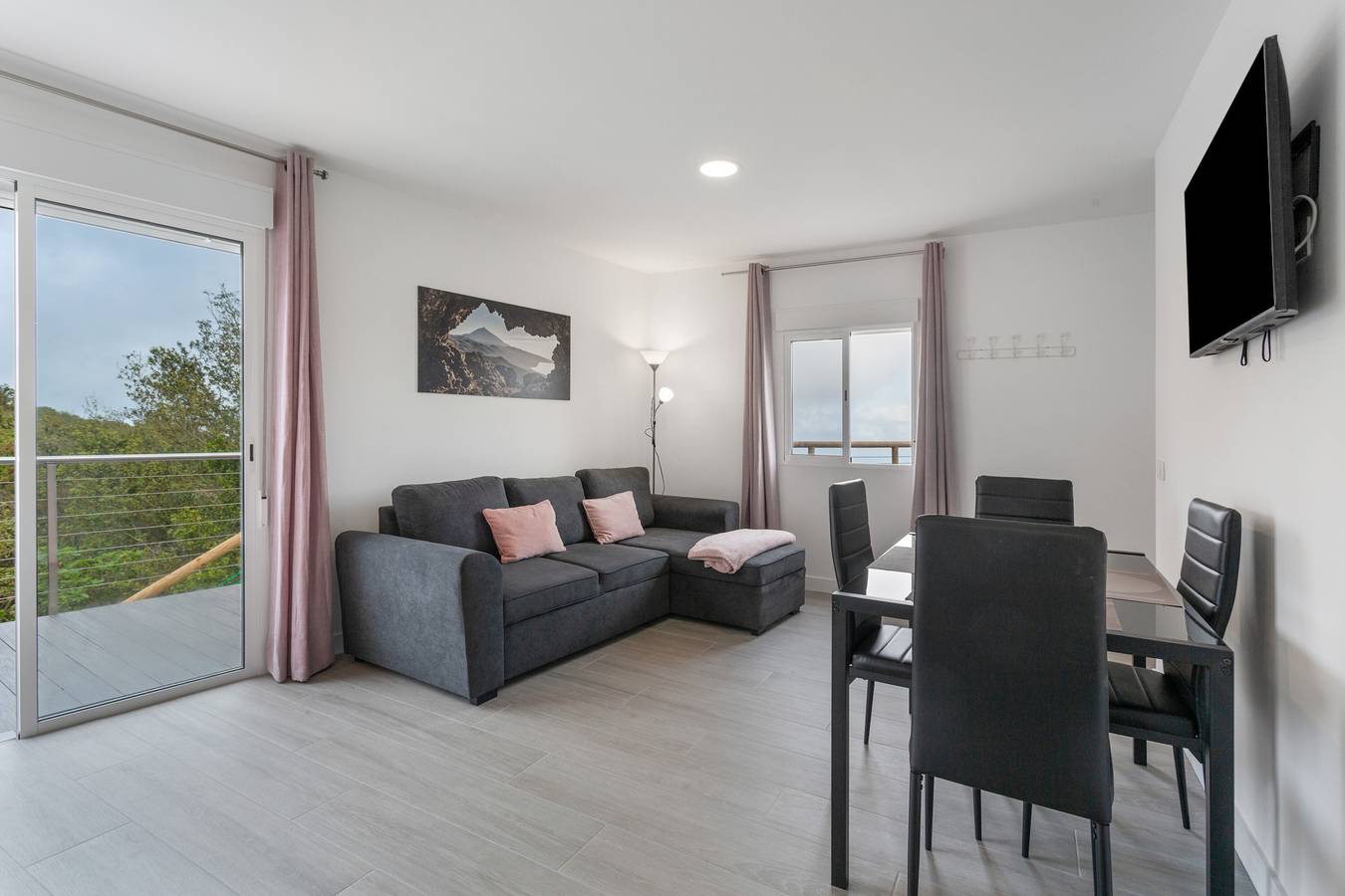 Entire apartment, Vacation Apartment 'Viva Forest Stevier' with Sea View, Shared Pool and Wi-Fi in La Vega (Canary Island), Icod de los Vinos