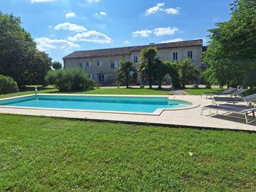 Chambre d’hôte pour 2 personnes, avec piscine ainsi que jardin et vue à Lesparre-Médoc
