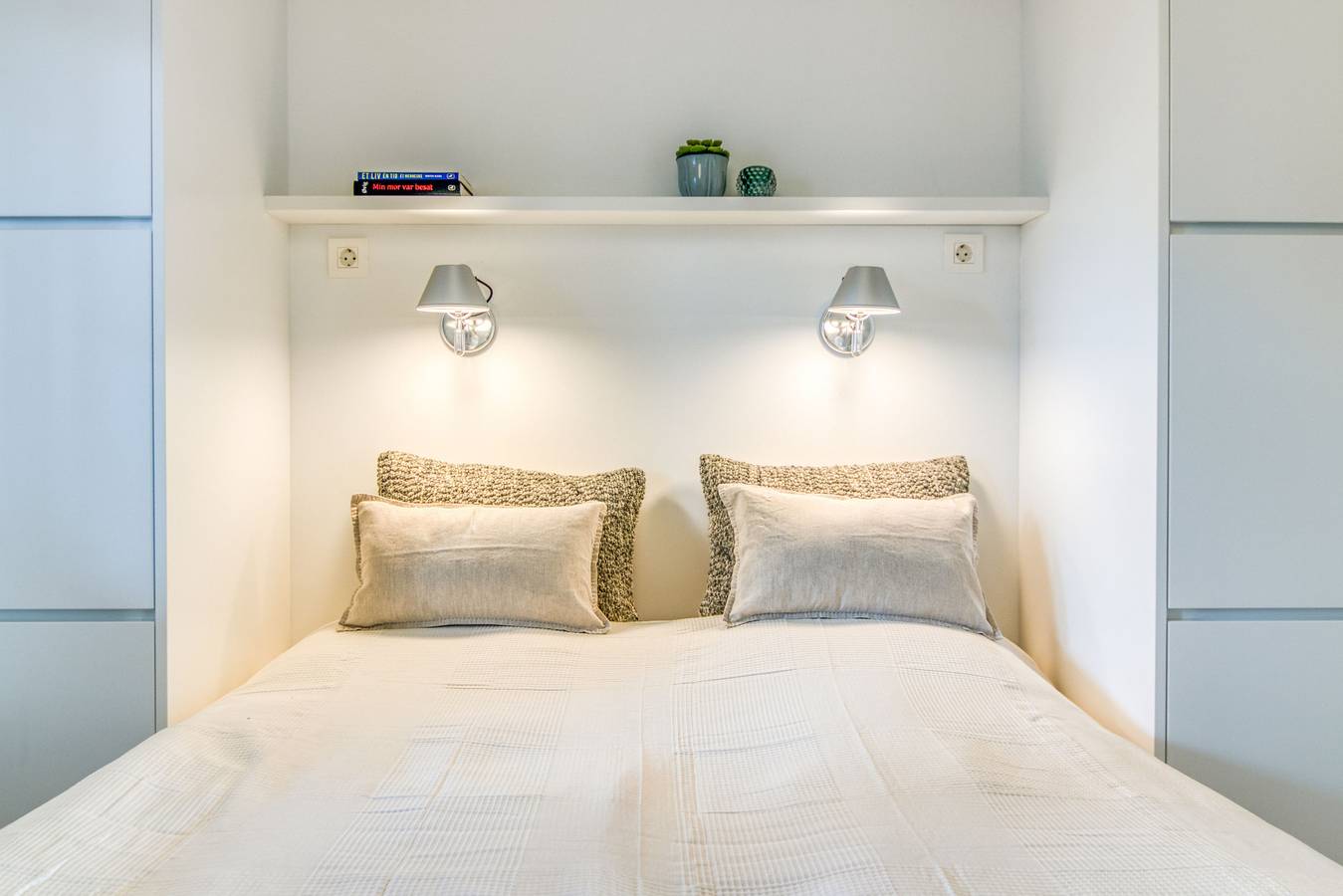 Entire apartment, Azahara Marbella - Modern decorated apartment with lovely terrace view in Nueva Andalucia Golf Valley, Marbella