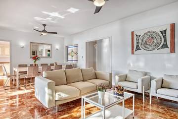 Holiday Rental for 10 People in La Fustera, Benissa, Photo 4