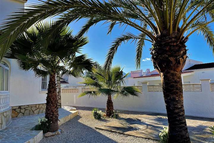 Villa Eva independiente con piscina privada, a 500 m de la playa de arena in Oliva, Costa Blanca