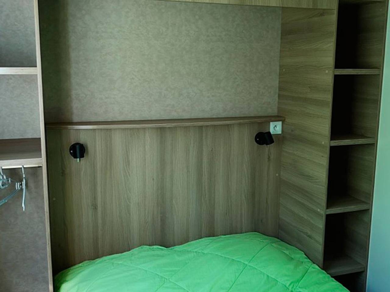 Cozy chalet for 5 with terrace in Collias in Collias, Nimes region