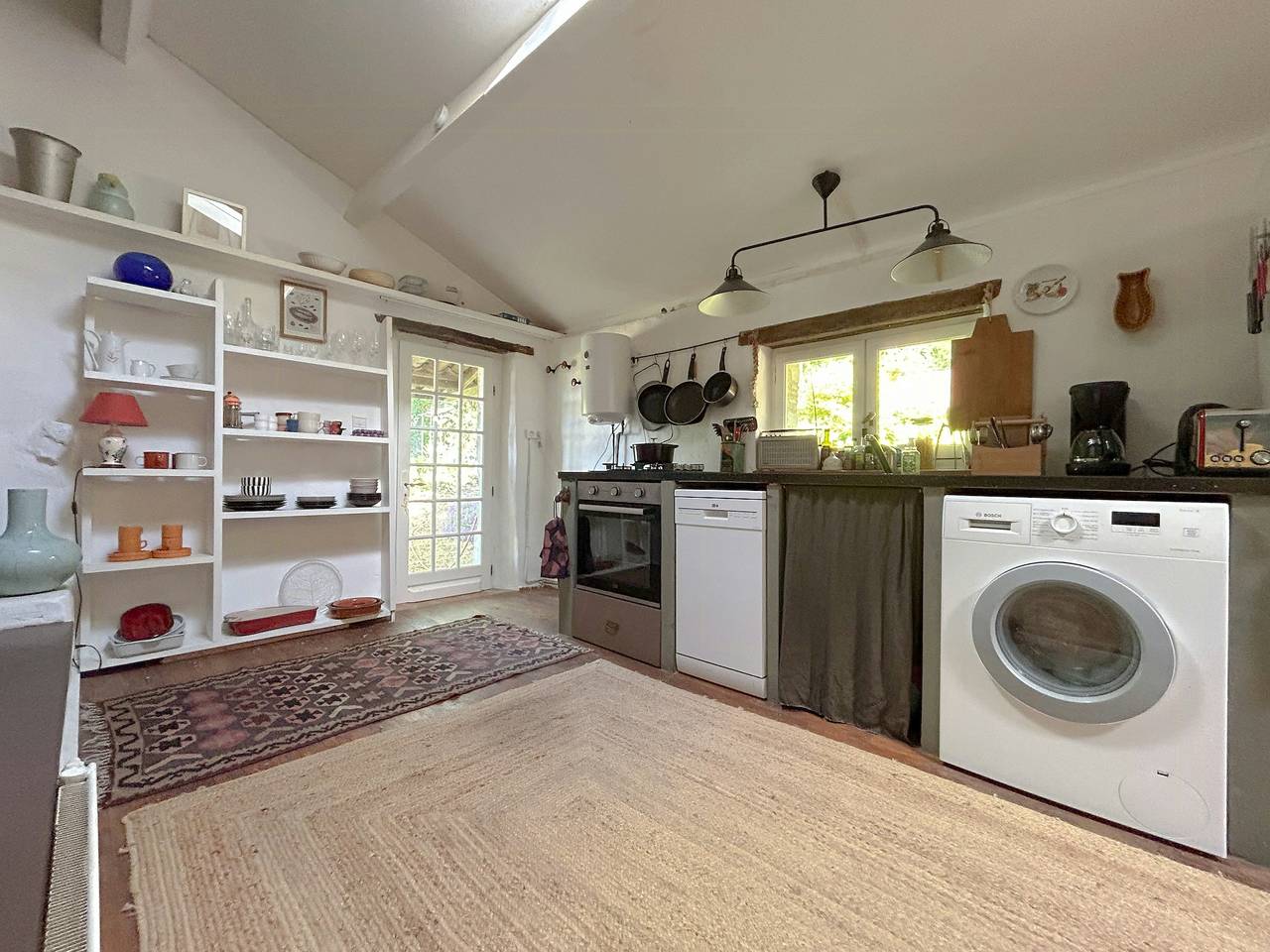 Artist's home near medieval villages in Beaugas, Villeneuve-sur-Lot region