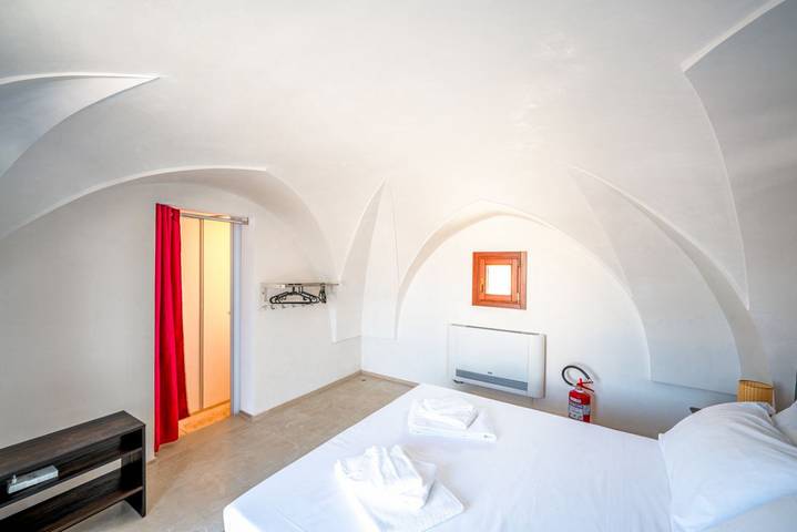 Domus Fisculi B – Traditional 2-Level Home with Private Terrace in Fasano, Salento