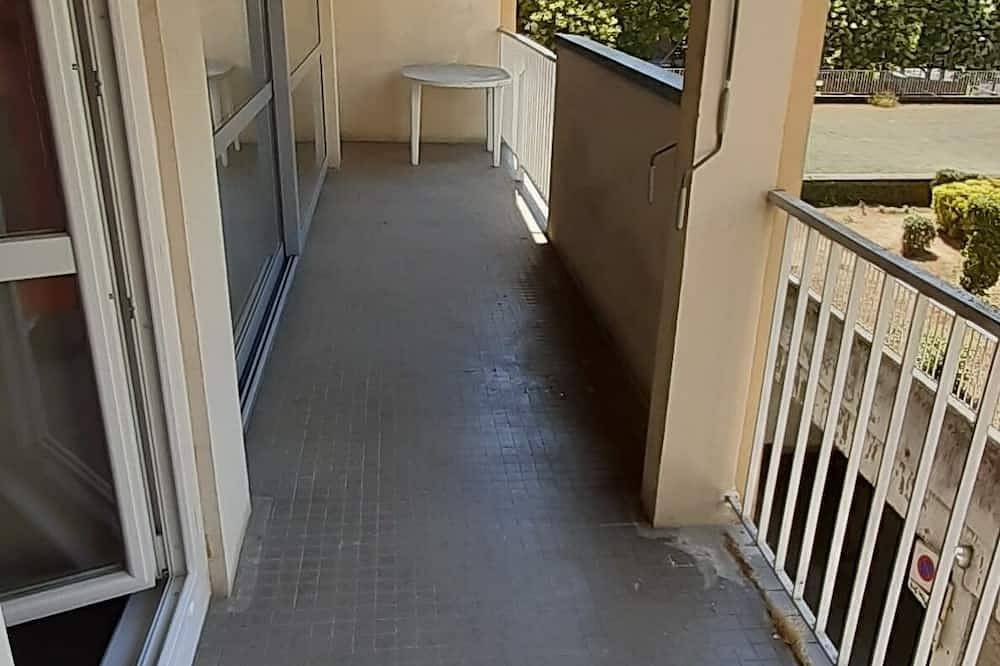 Room with direct access to terrace in apartment in Mulhouse center in Mulhouse, Mulhouse region