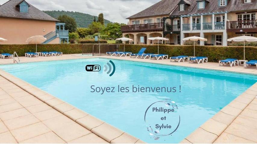 Vakantiewoning voor 4 personen, with Balkon and Terras as well as Zwembad and Uitzicht in Argentat