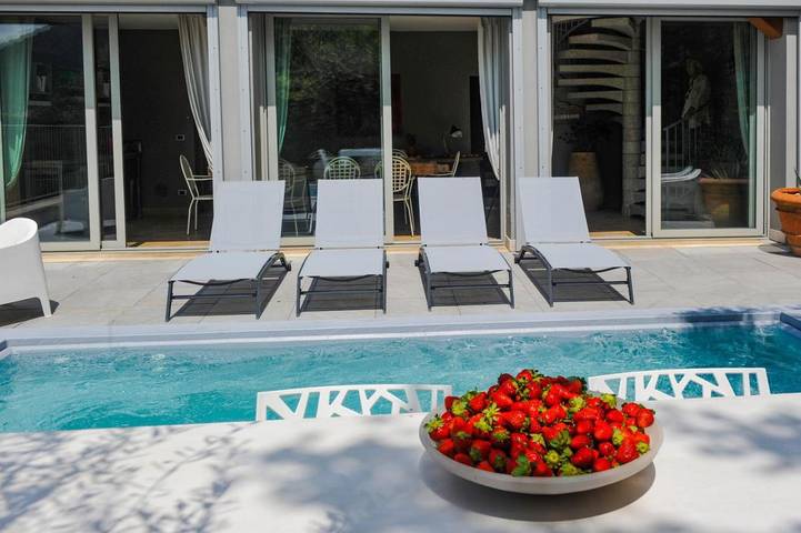 Location de vacances pour 6 personnes, avec vue et piscine ainsi que jardin et vue sur le lac à Sulzano - 4