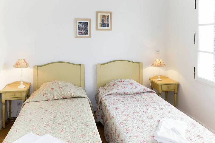 Location de vacances pour 8 personnes, avec terrasse ainsi que balcon/terrasse et piscine dans Domaine de Fayence - 2