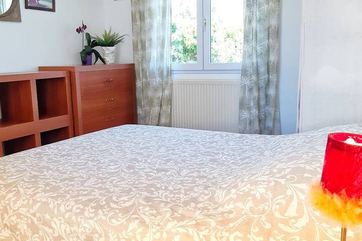 Location de vacances pour 4 personnes, avec jardin et terrasse à L'Houmeau - 2