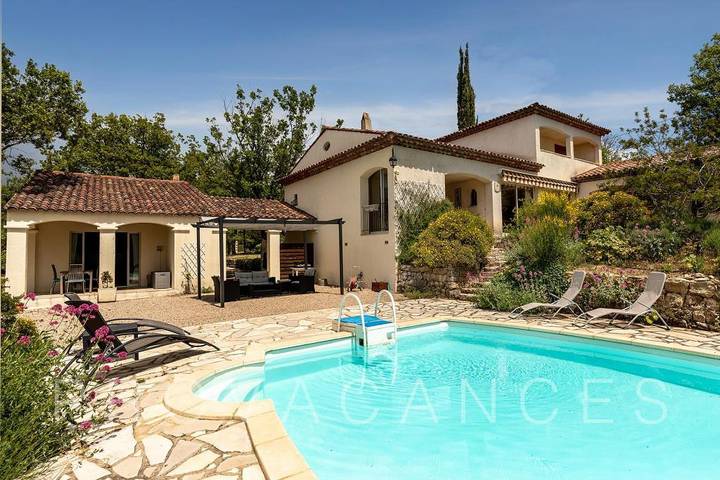 Location de vacances pour 8 personnes, avec balcon/terrasse et piscine à Tourrettes - 2